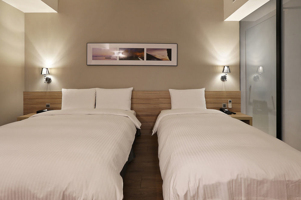 Miller Inn Тайчжун Экстерьер фото