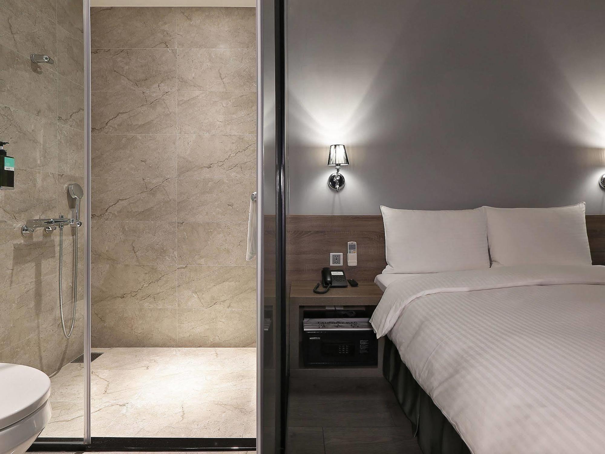 Miller Inn Тайчжун Экстерьер фото