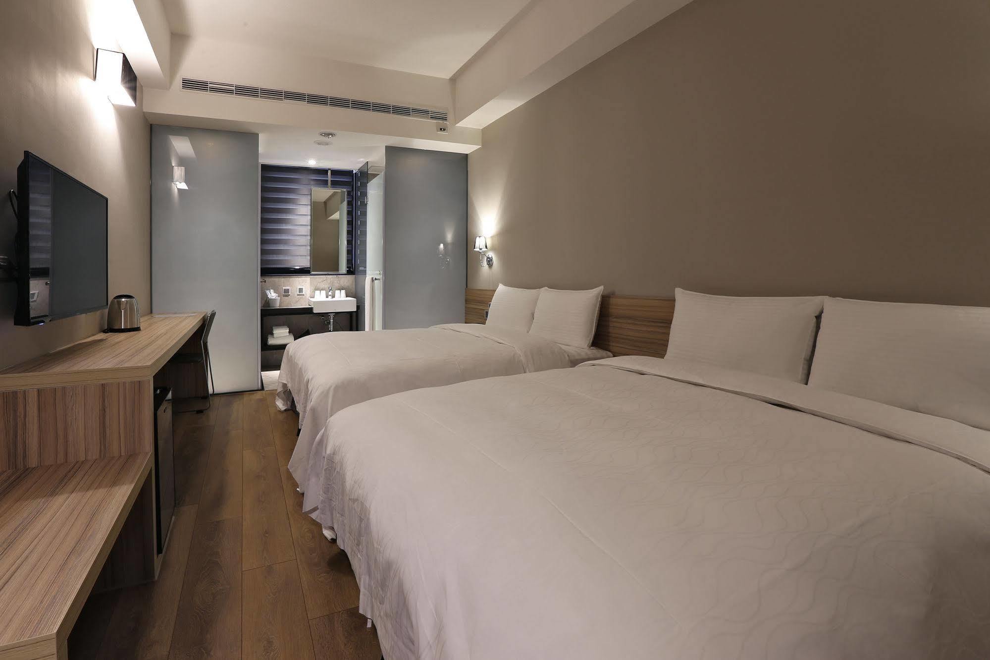 Miller Inn Тайчжун Экстерьер фото