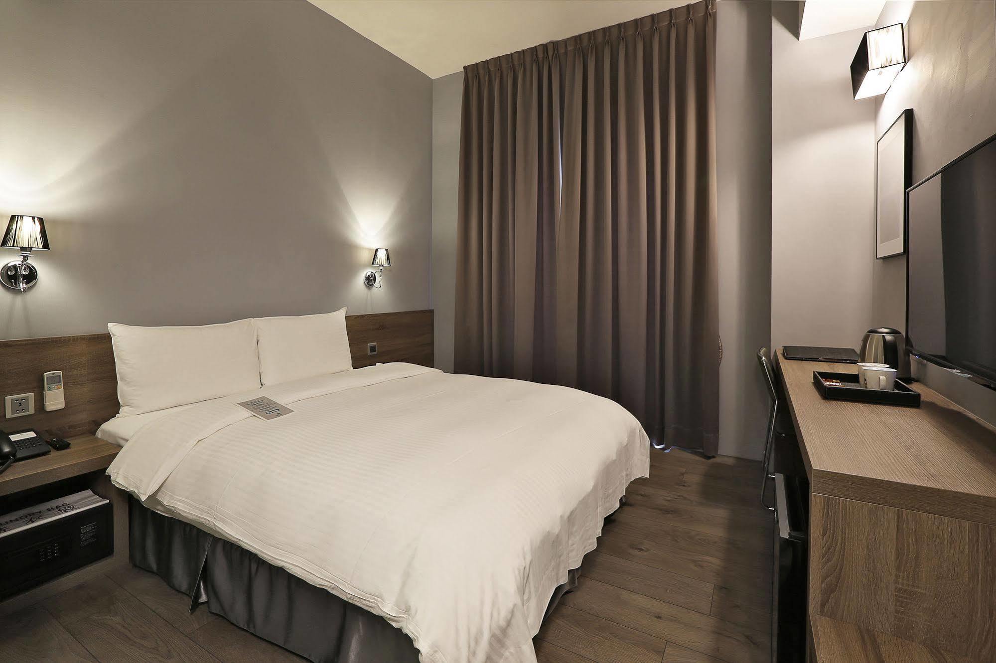 Miller Inn Тайчжун Экстерьер фото