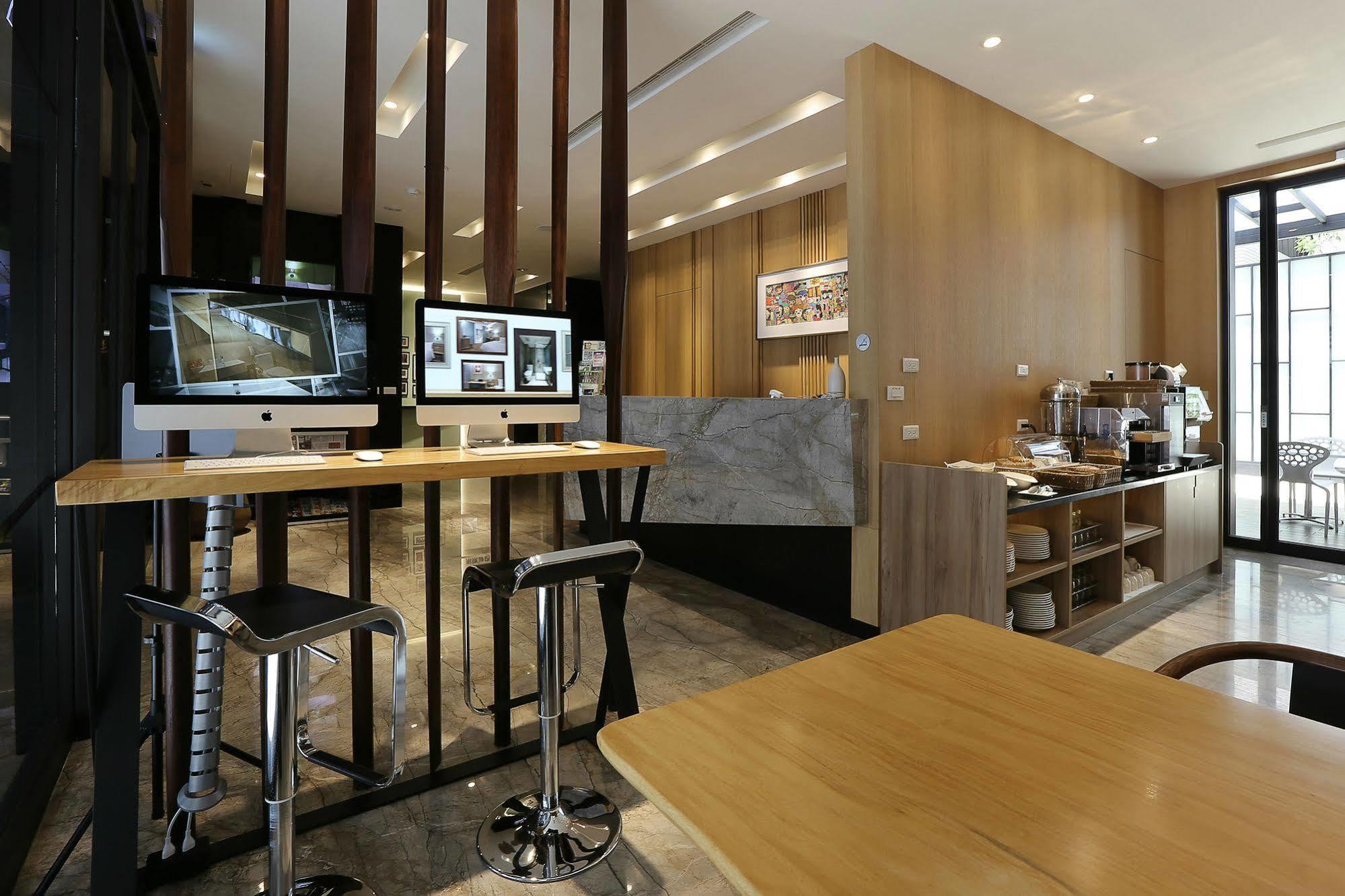 Miller Inn Тайчжун Экстерьер фото
