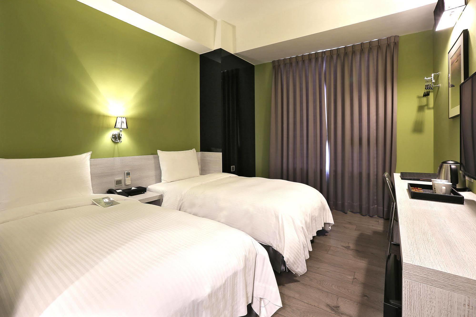Miller Inn Тайчжун Экстерьер фото